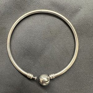 Pandora bangle bracelet. 7.5”